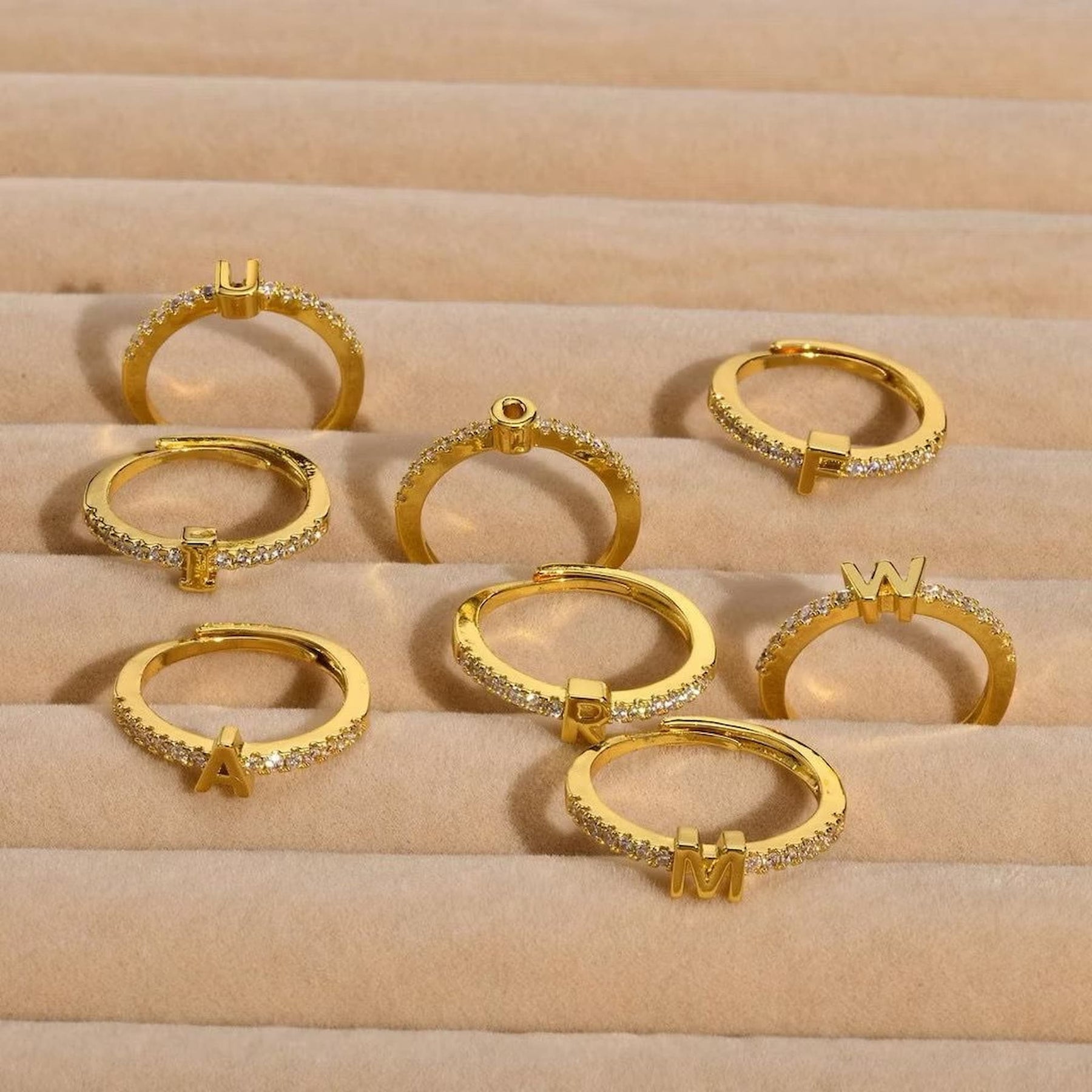 Anel Dourado Ajustável Cravejado Cristal Letras