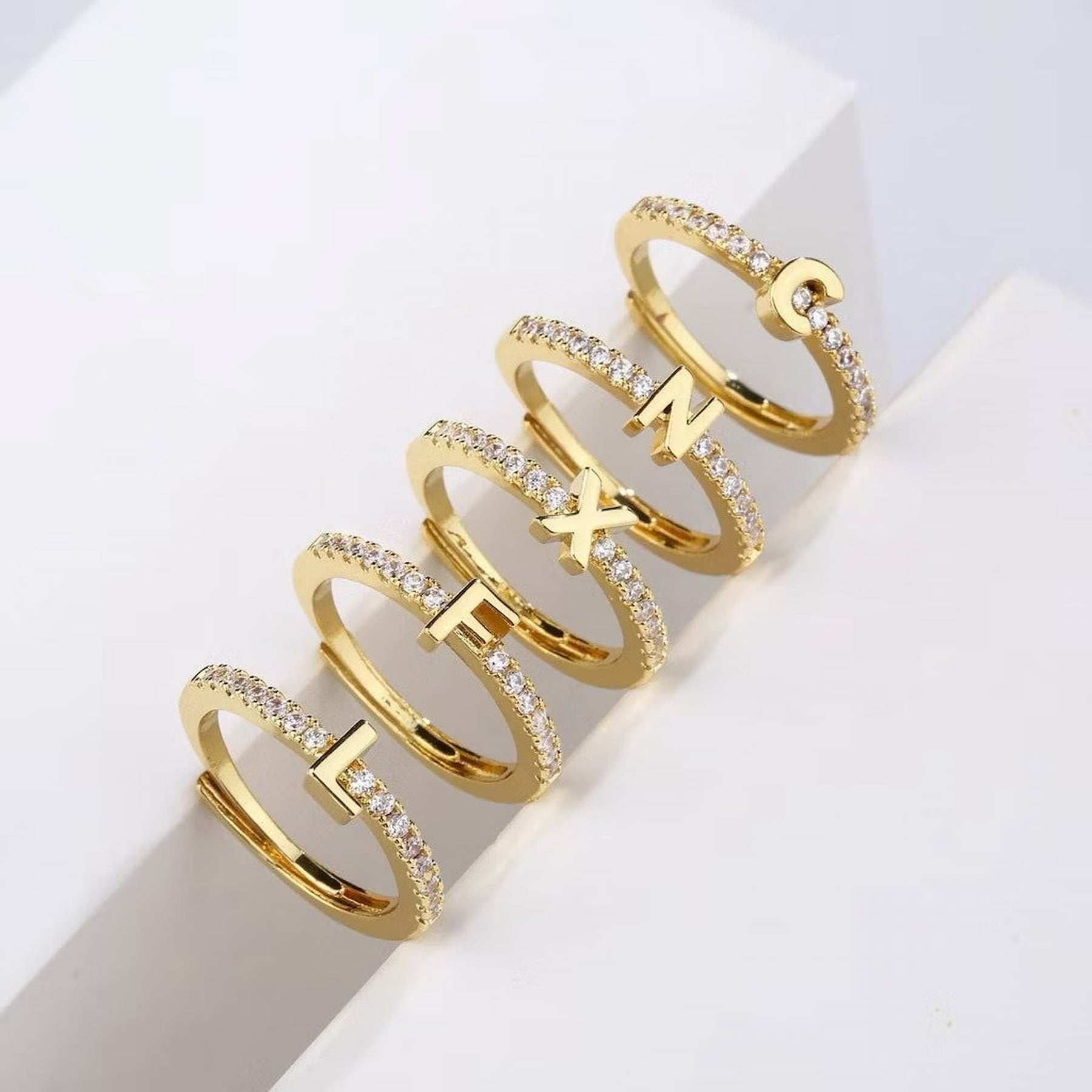Anel Dourado Ajustável Cravejado Cristal Letras