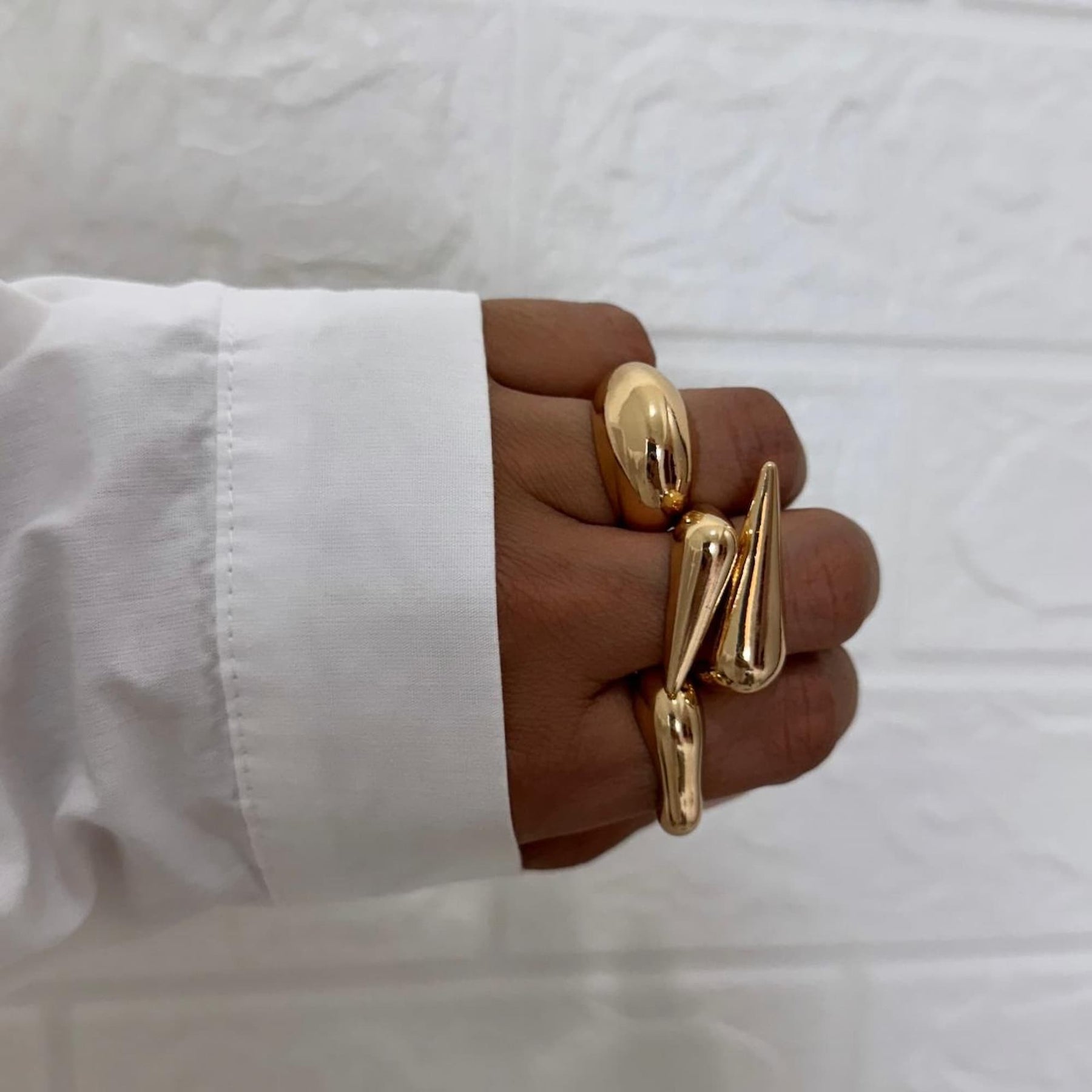 Anel Orgânico Essencial com Relevo