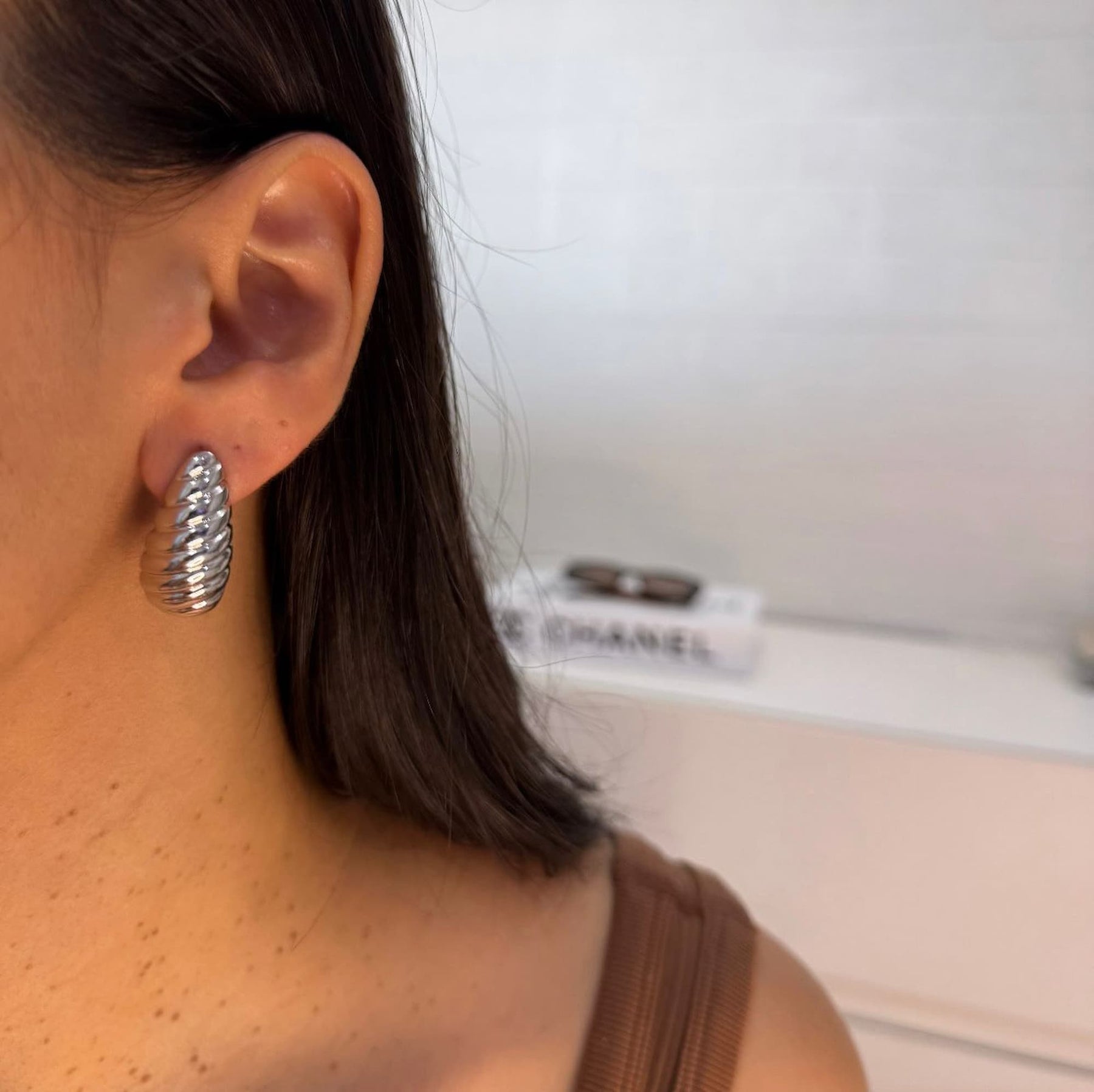 Brinco Gota Texturizado Reto