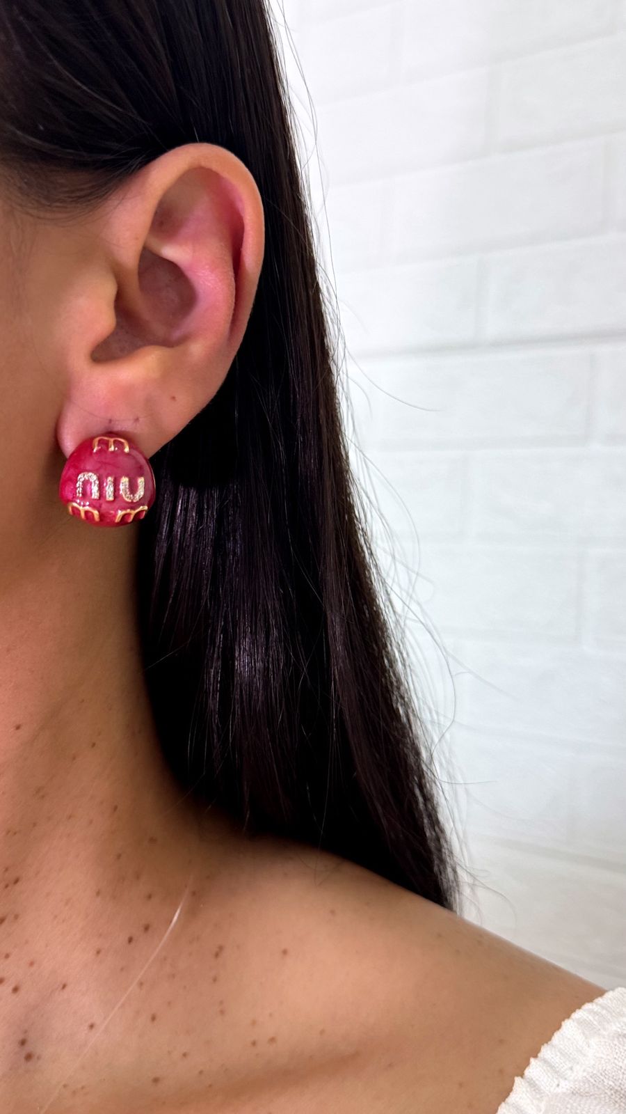 Brinco de Resina Dourado Cravejado