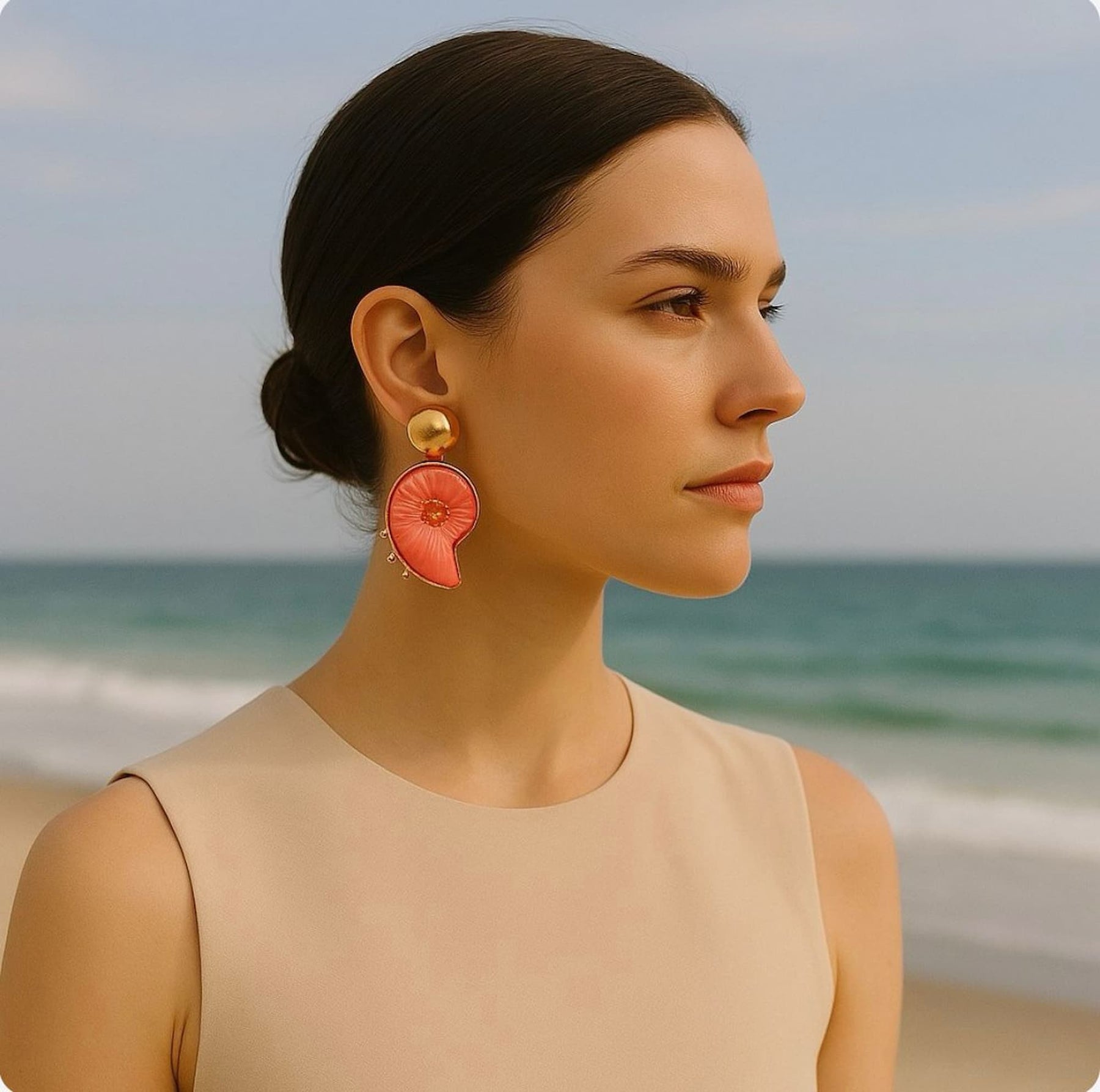 Brinco Caracol Coral com Dourado