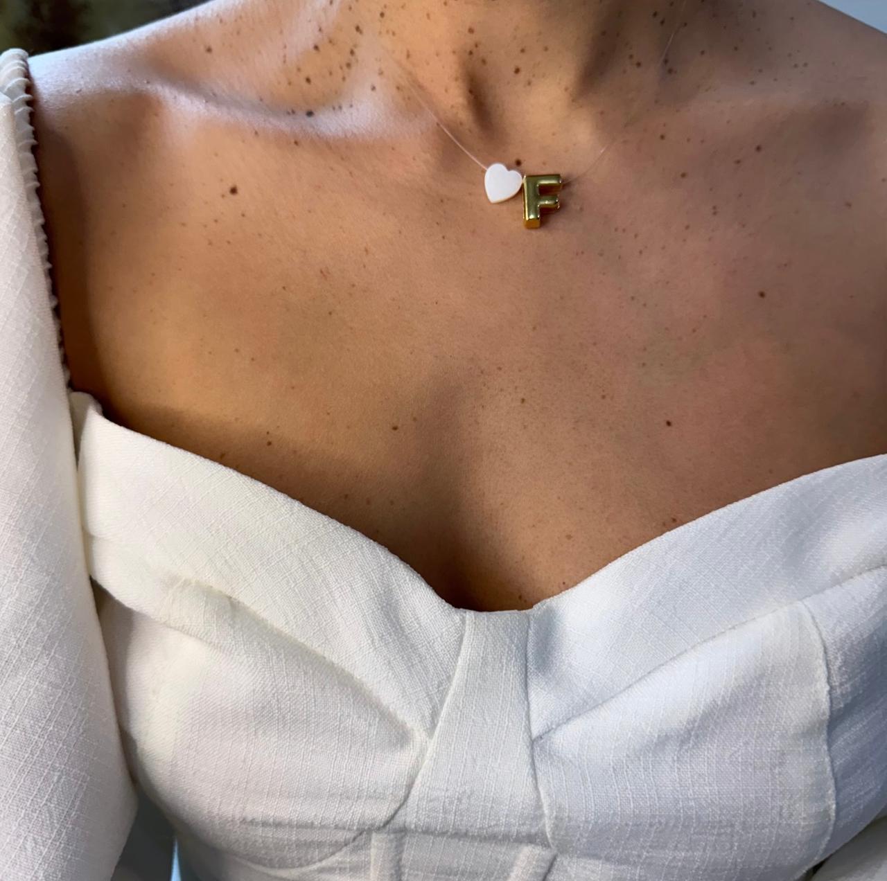 Choker de Nylon com Pingente de Letra Dourada