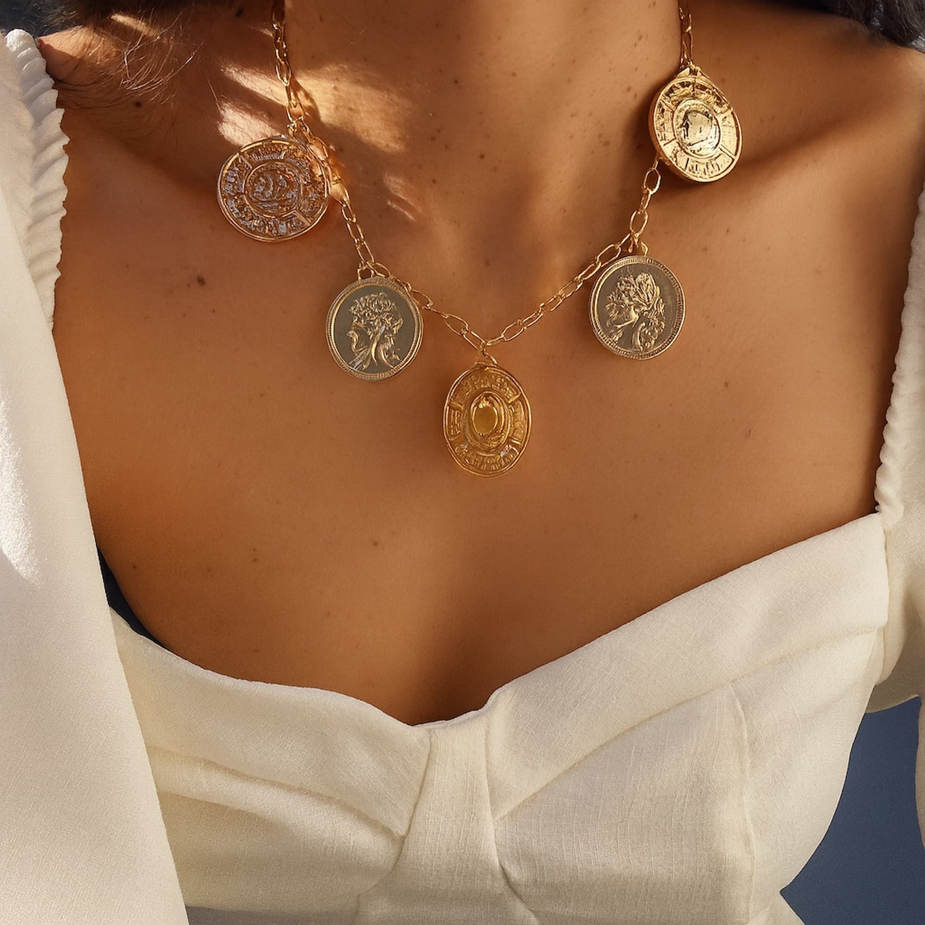 Colar Medalhas Dourado