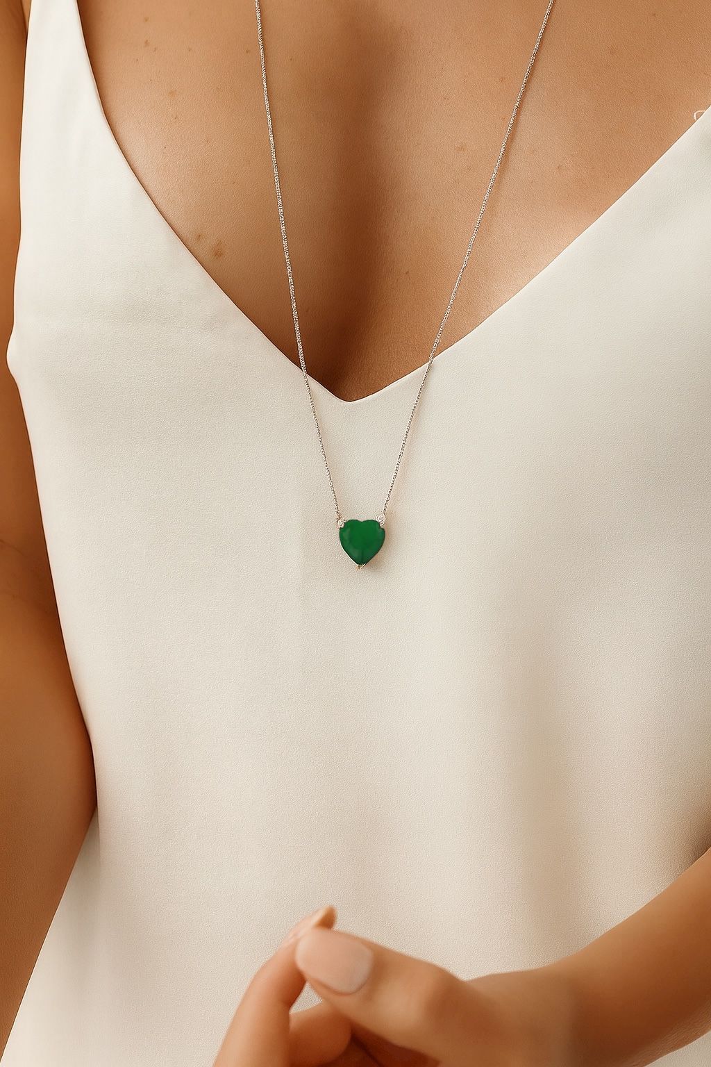 Colar Escapulário Sagrado Coração Verde Esmeralda e Cravejado Zircônia