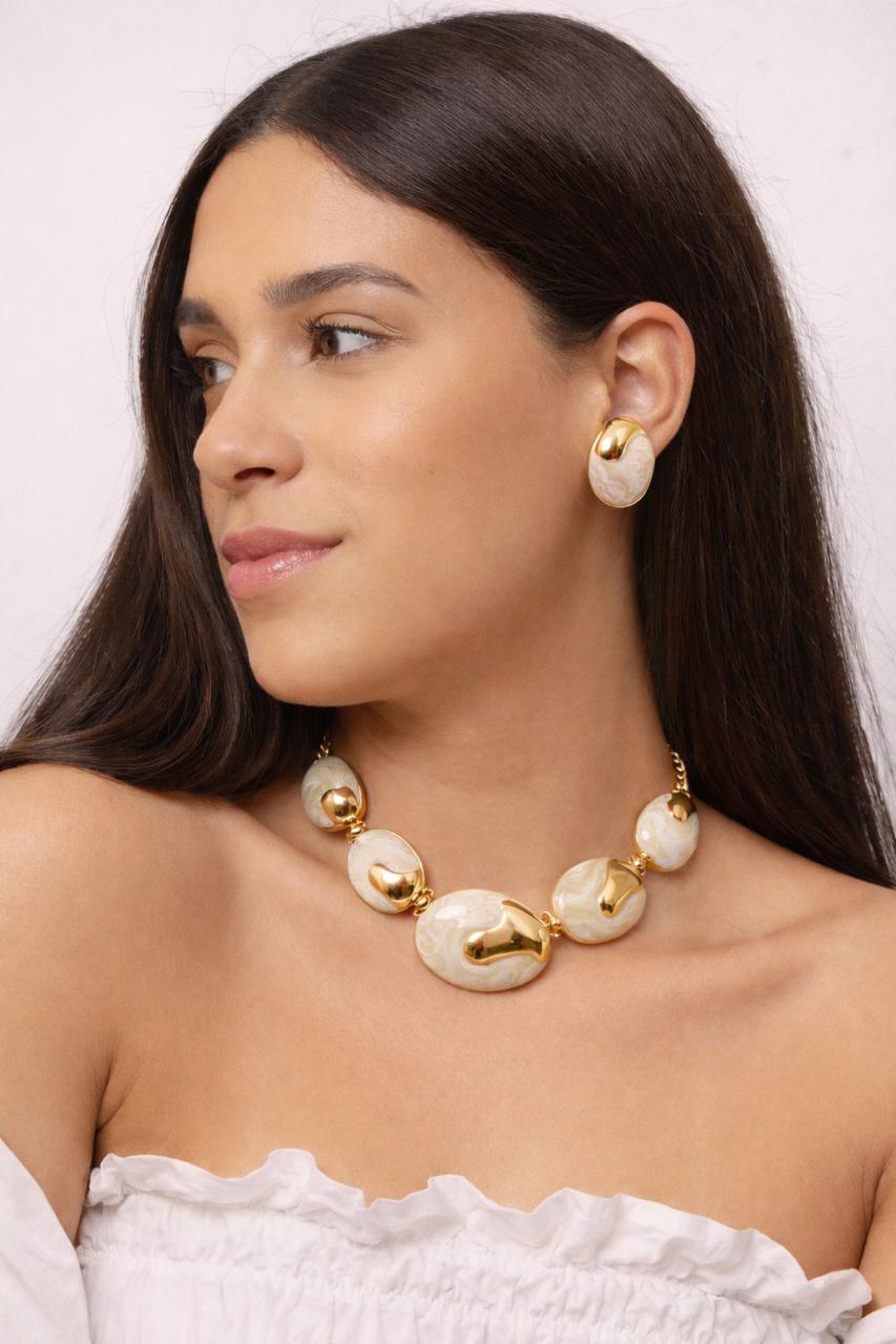 Conjunto Colar e Brinco Dourado Esmaltado