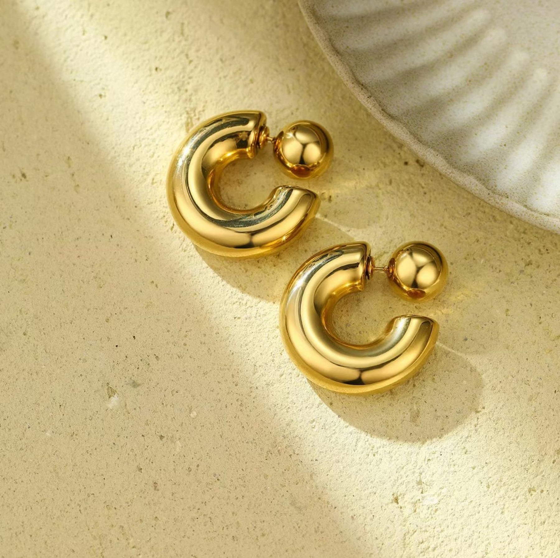 Brinco Argola Tubular Dourado