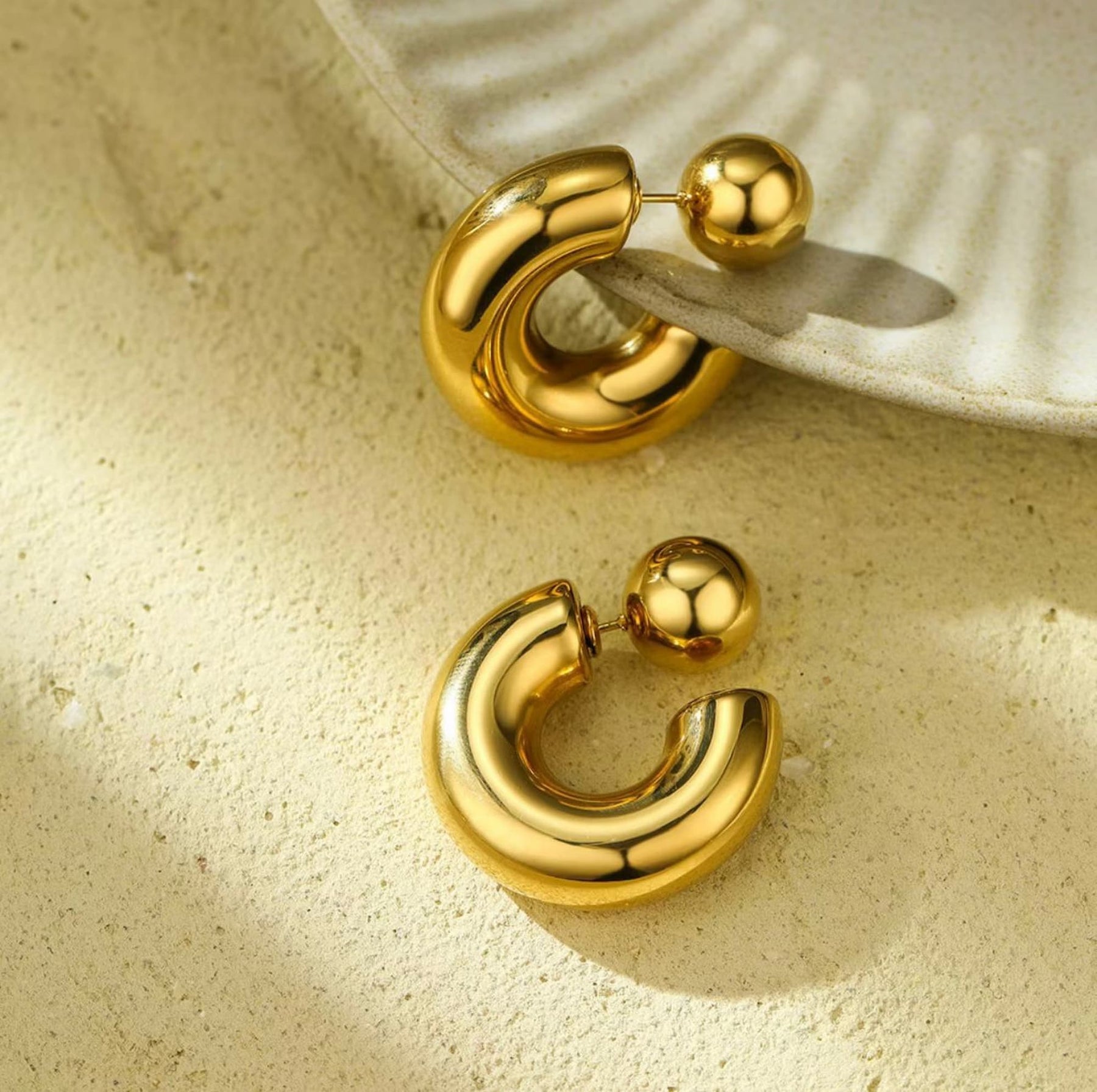 Brinco Argola Tubular Dourado