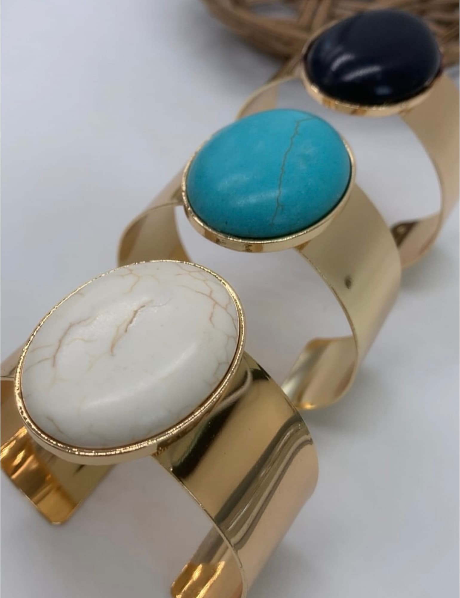 Bracelete Pedra Oval com Dourado