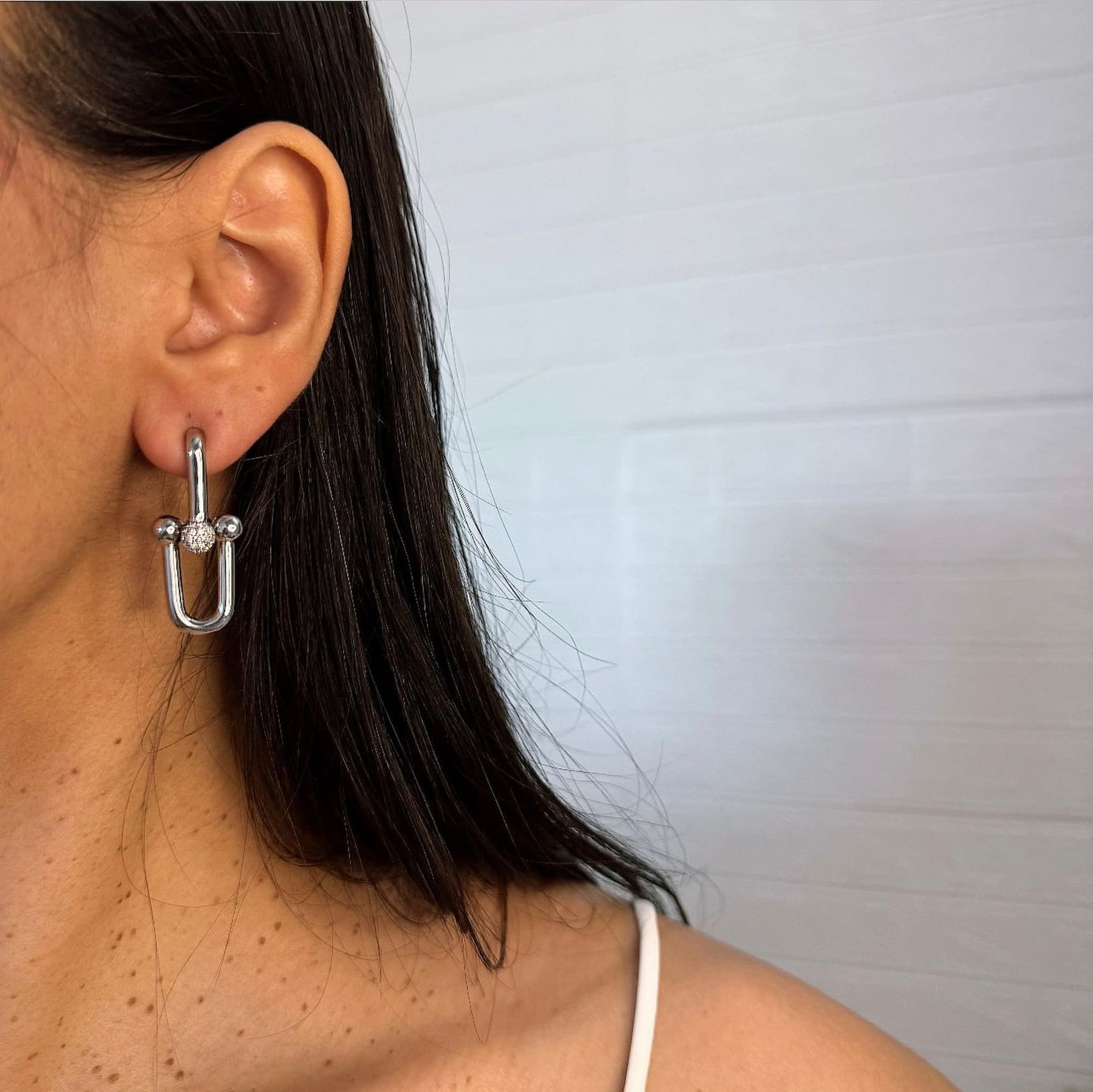 Brinco Inspiração Elos Dourado Cravejado Cristal