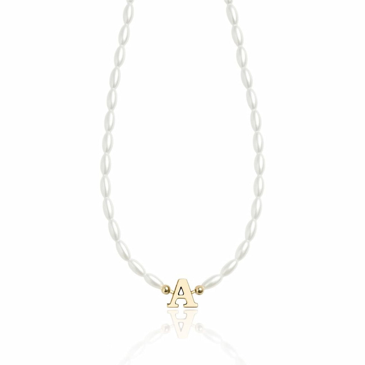 Colar de Pérola com Pingente de Letra Dourada