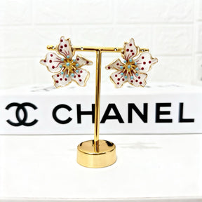 Brinco de Flor Esmaltado Dourado