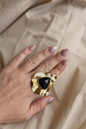 Anel Ajustável Orgânico com Resina no Dourado