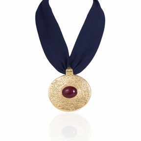 Colar Tecido com Pedra e Pingente Dourado Oval