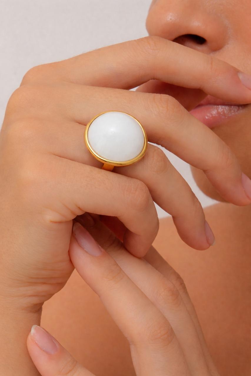 Anel Dourado Orgânico Ajustável com Resina