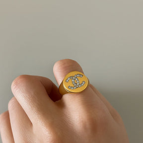 Anel Cravejado Cristal Dourado Inspiração