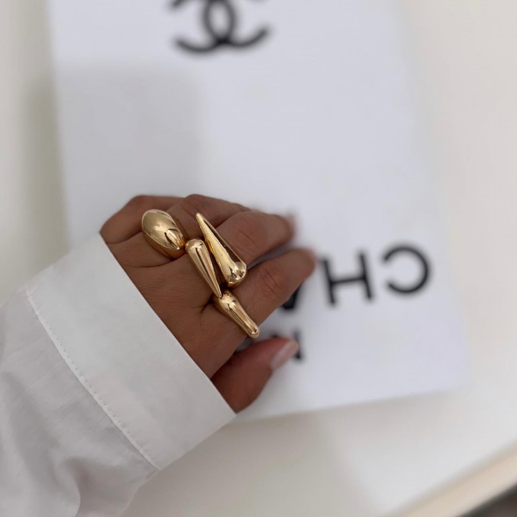 Anel Orgânico Essencial com Relevo