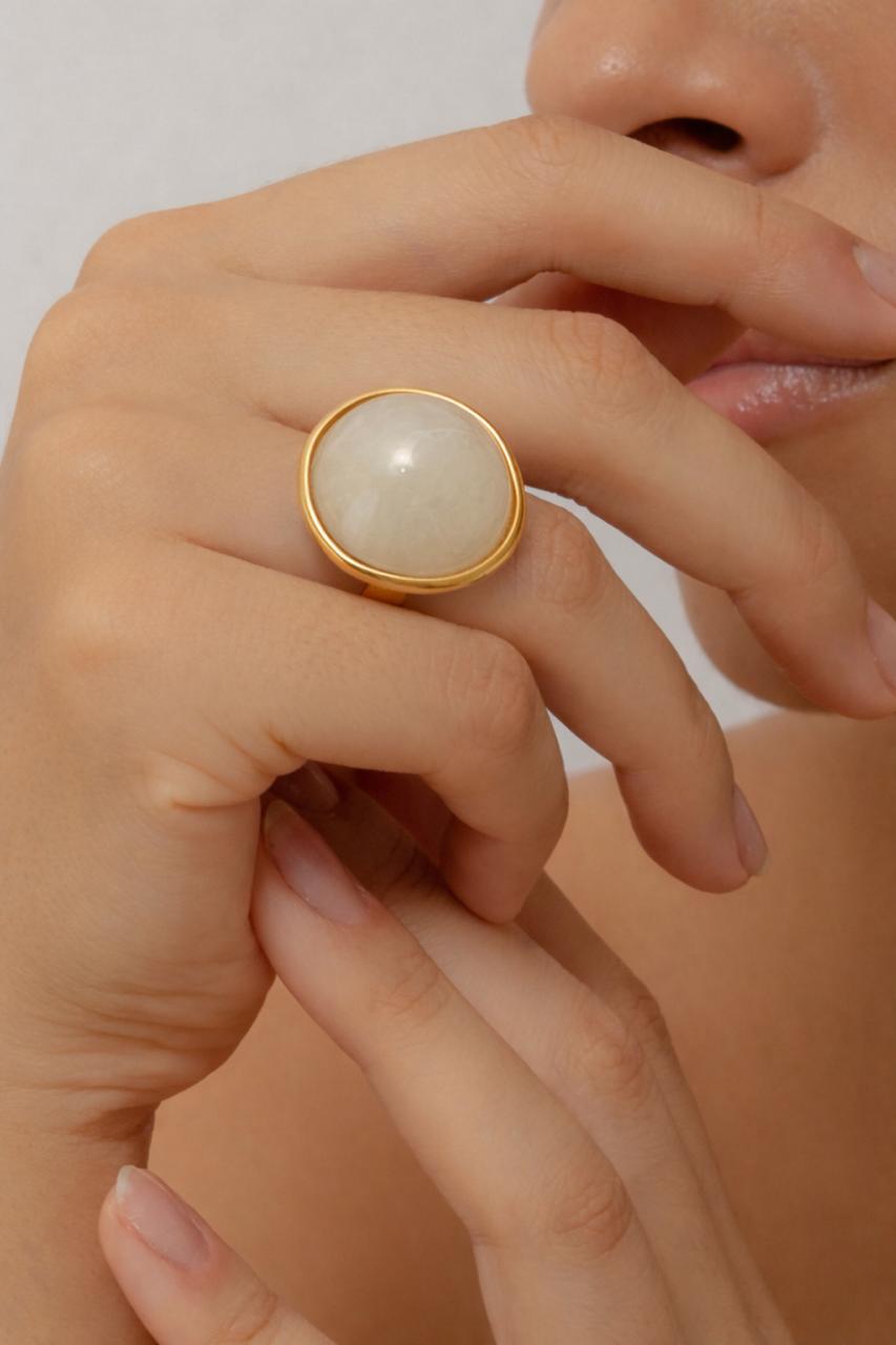 Anel Dourado Orgânico Ajustável com Resina