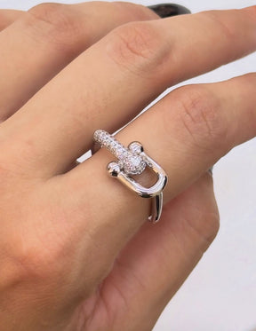 Anel Design Quadrado de Elo Cravejado com Zircônia Cristal Brilhante