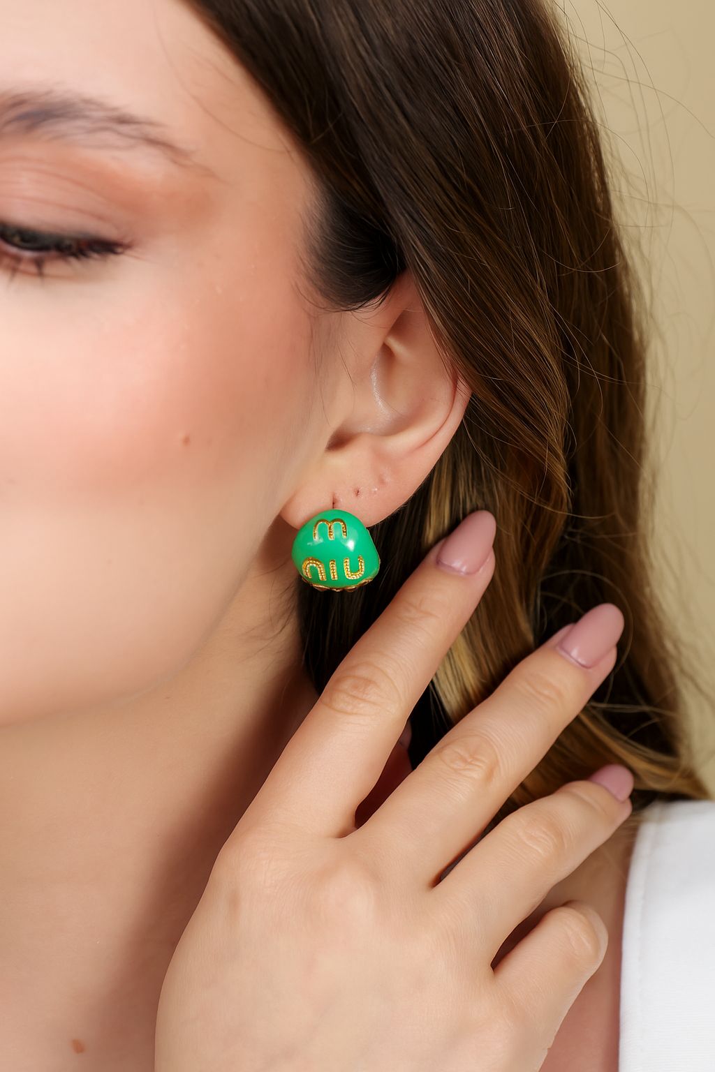 Brinco de Resina Dourado Cravejado