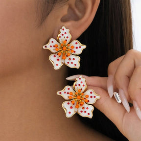 Brinco de Flor Esmaltado Dourado