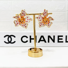 Brinco de Flor Esmaltado Dourado