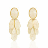Brinco Cascata em Resina com Dourado