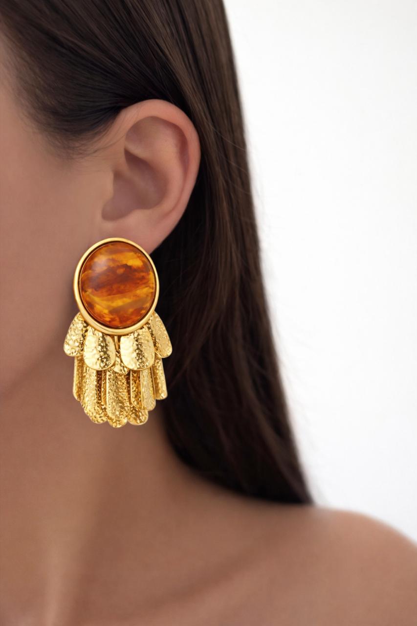 Brinco Cascata Dourado com Resina
