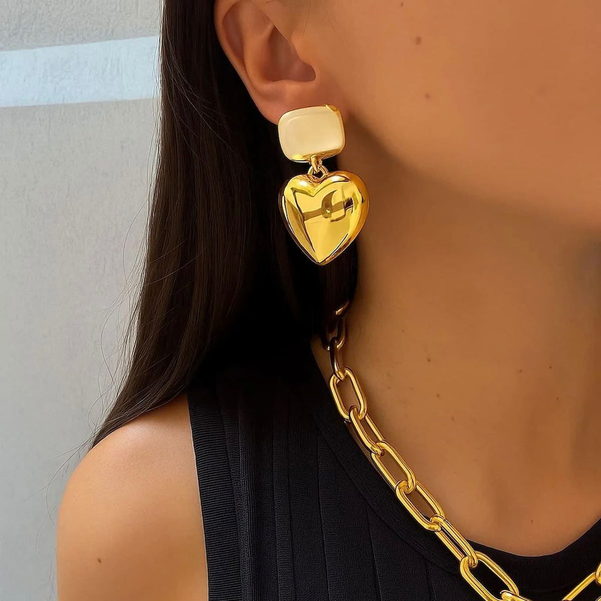 Brinco de Coração  com Pérola Dourado