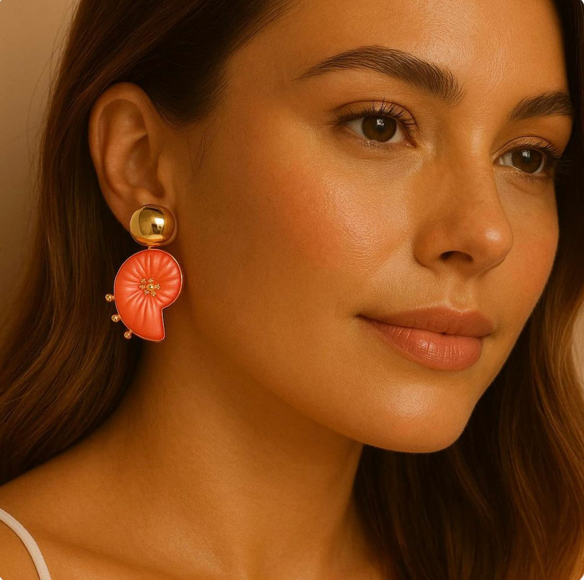 Brinco Caracol Coral com Dourado