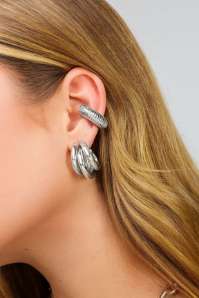 Brinco Argola Tubular Triplo com Piercing Fake Ródio Branco