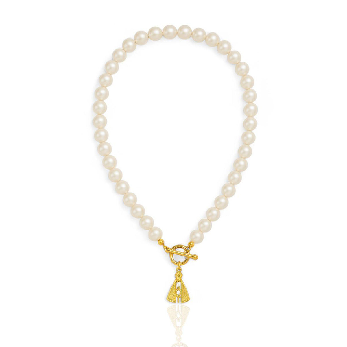 Colar Curto de Pérolas com Pingente Dourado de Nossa Senhora