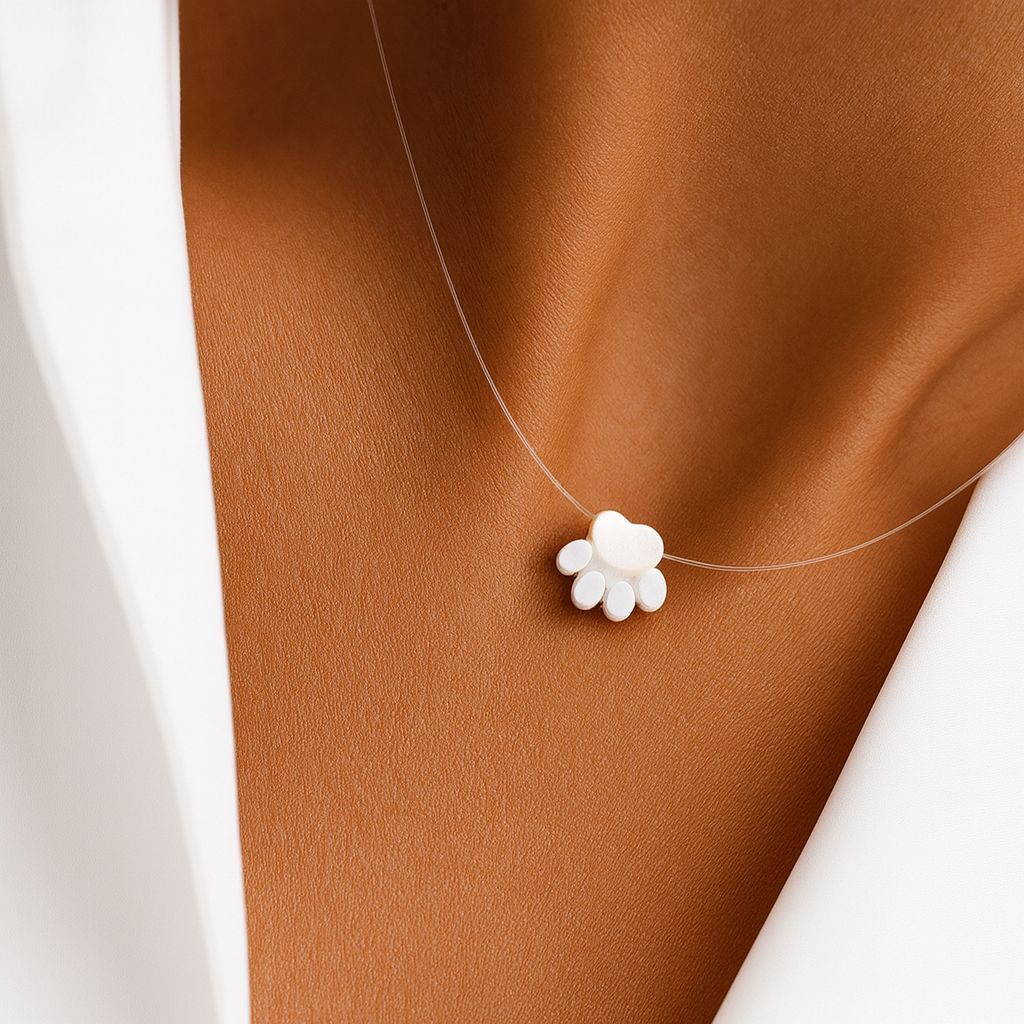 Choker Fio de Nylon com Pingente Patinha Pet