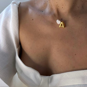 Choker de Nylon com Pingente de Letra Dourada