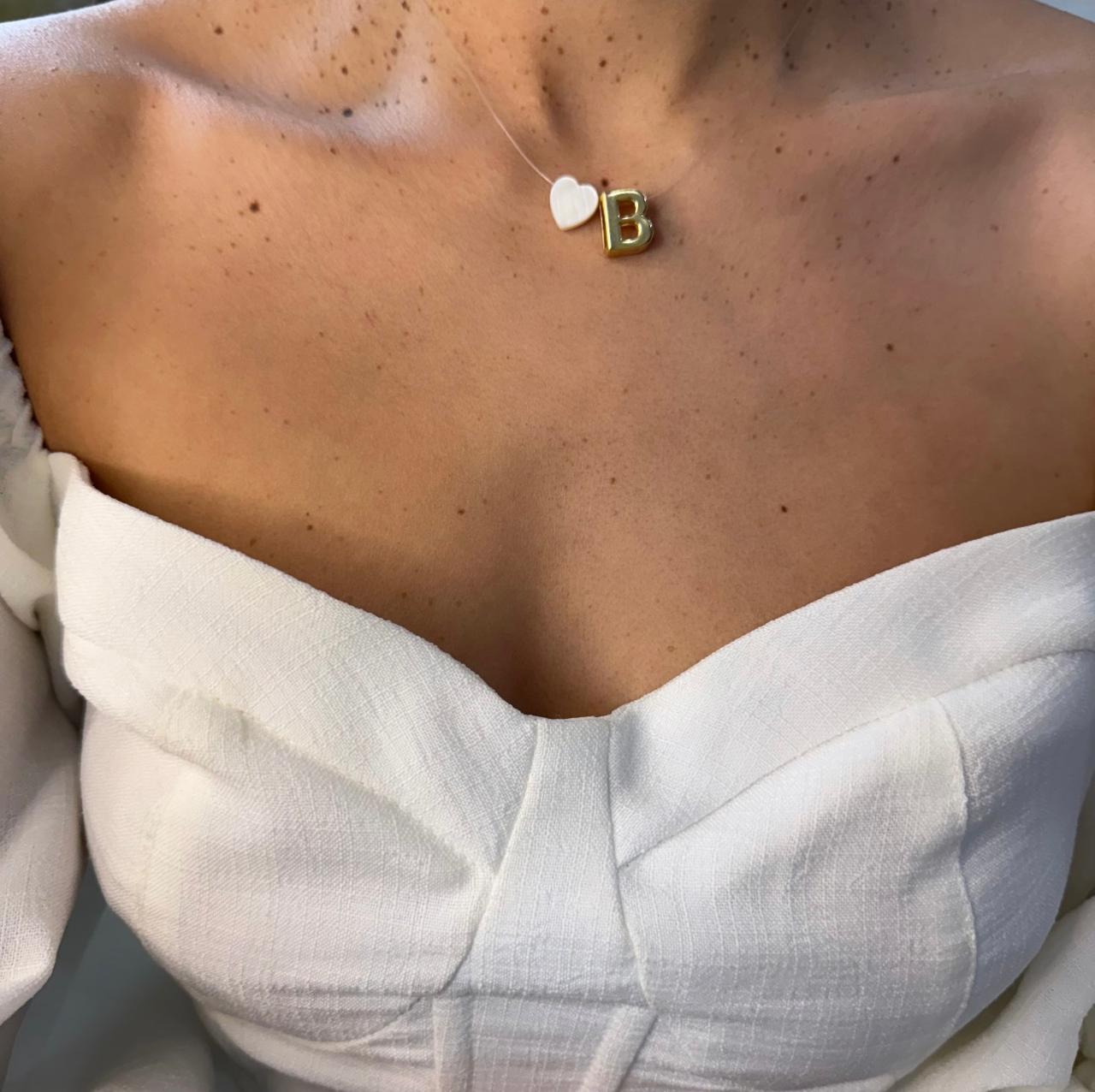 Choker de Nylon com Pingente de Letra Dourada