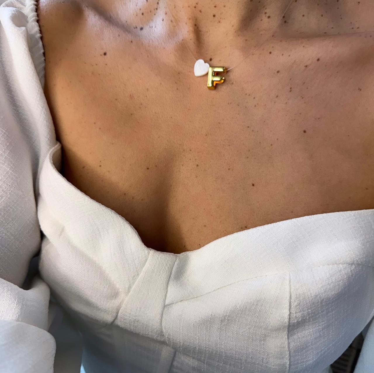 Choker de Nylon com Pingente de Letra Dourada