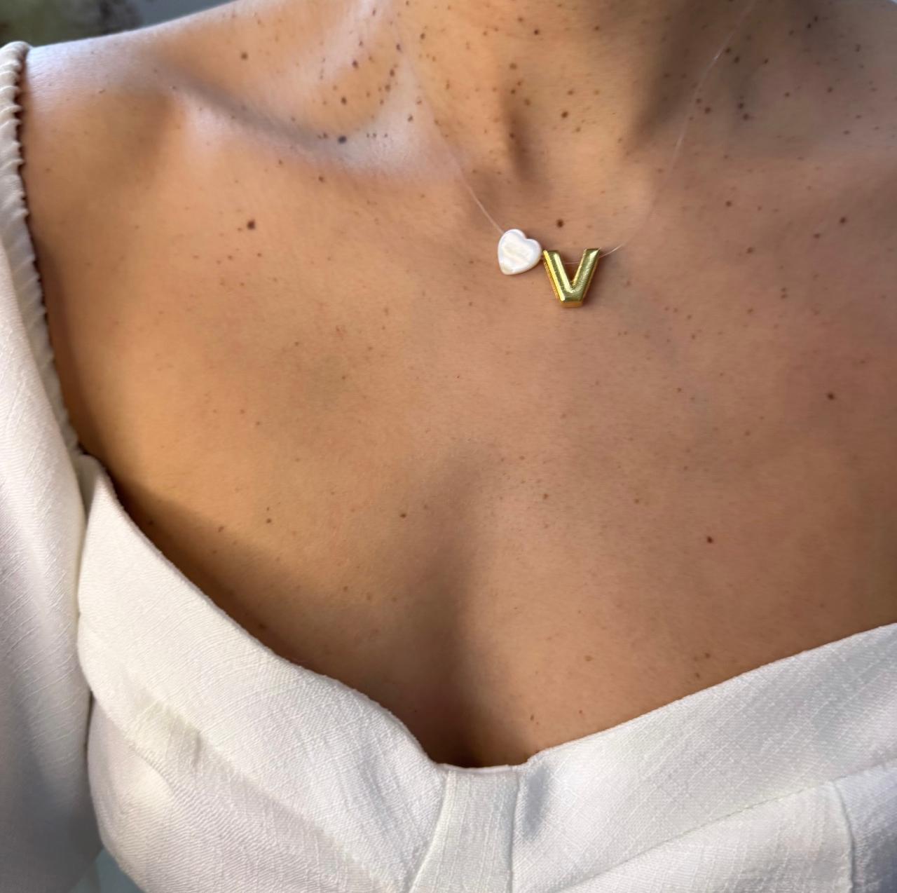 Choker de Nylon com Pingente de Letra Dourada