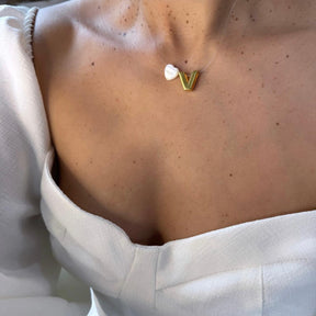 Choker de Nylon com Pingente de Letra Dourada