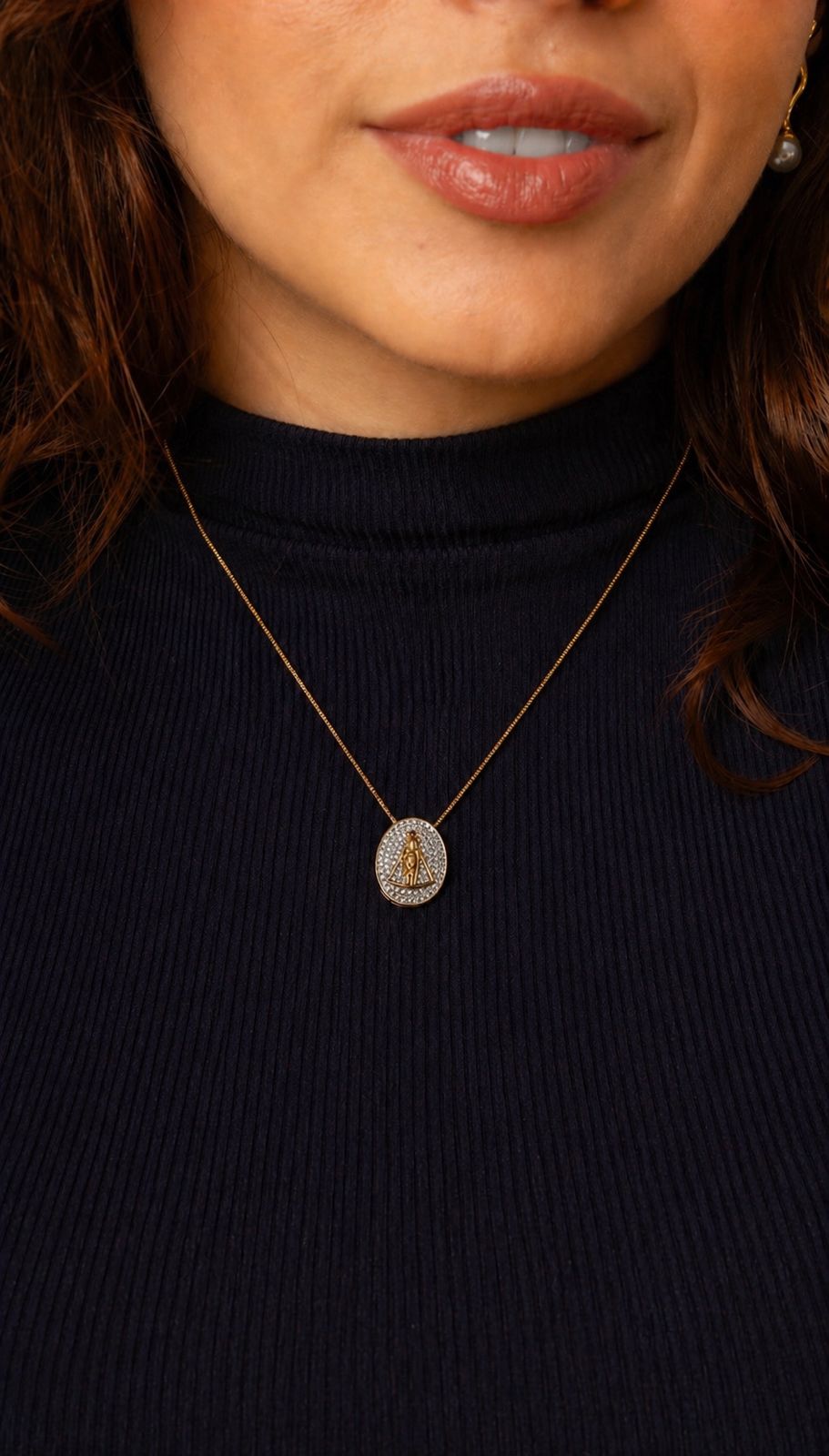 Colar de Nossa Senhora Aparecida Cravejado Zircônia