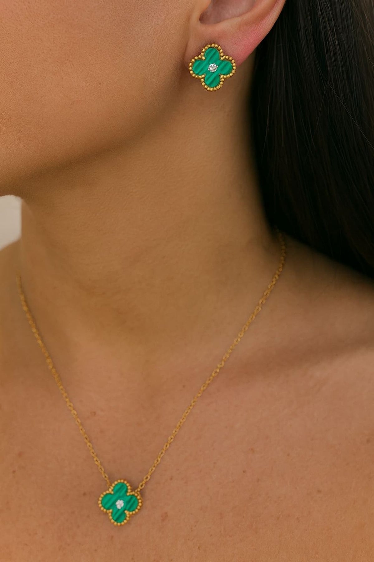 Conjunto Colar e Brinco Trevo Inspiração Verde com Dourado