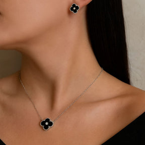 Conjunto Colar e Brinco Trevo Inspiração Preto no Ródio Branco