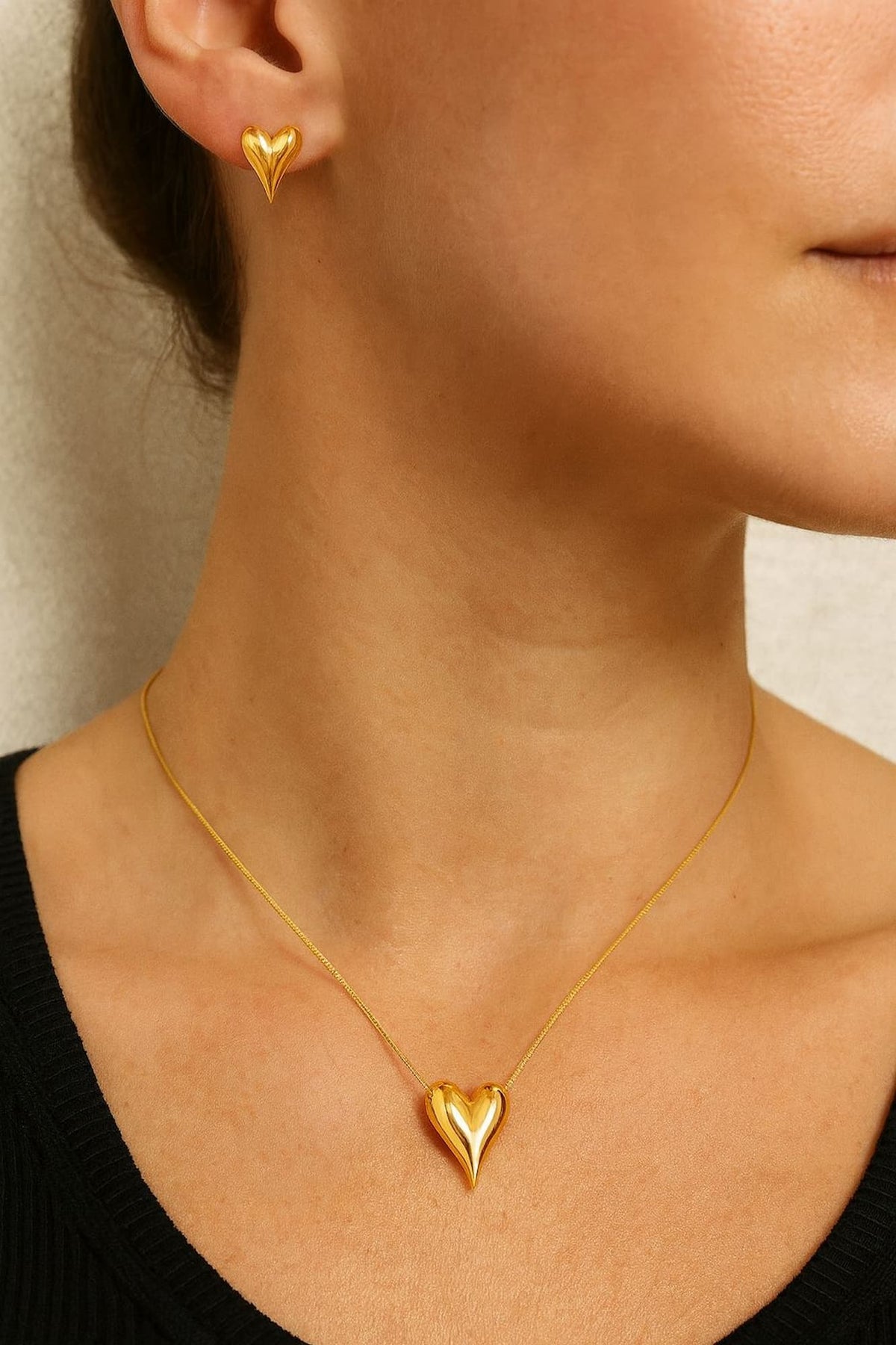 Conjunto Colar e Brinco Coração Dourado