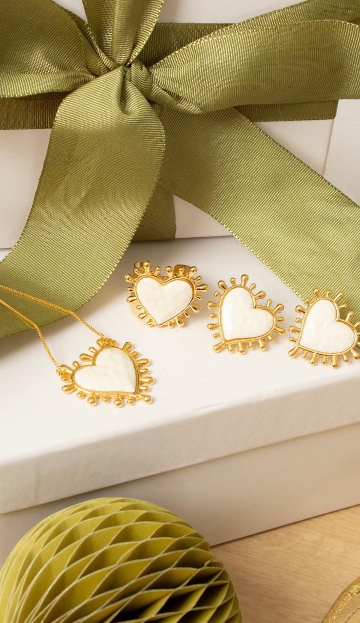 Conjunto Colar Veneziana com Brinco e Anel de Coração Resinado