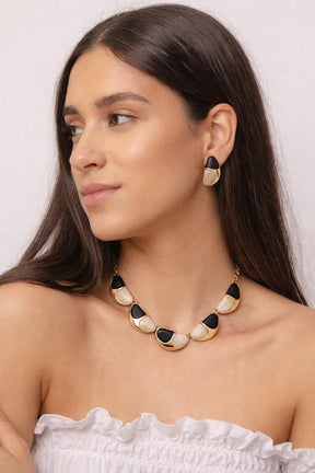Conjunto de Colar e Brinco com Resina Dourado