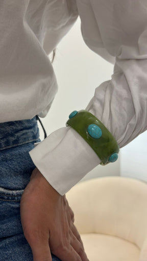 Bracelete de Acrílico com Pedras Azul Turquesa