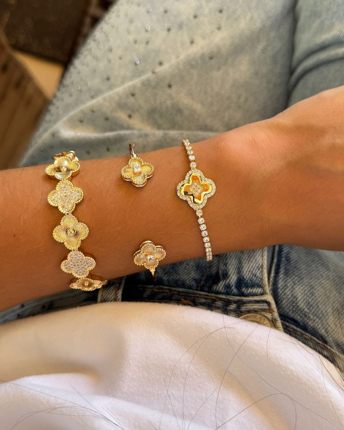 Bracelete Aro Trevo Cravejado Dourado