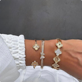 Bracelete Borboleta Cravejado Dourado