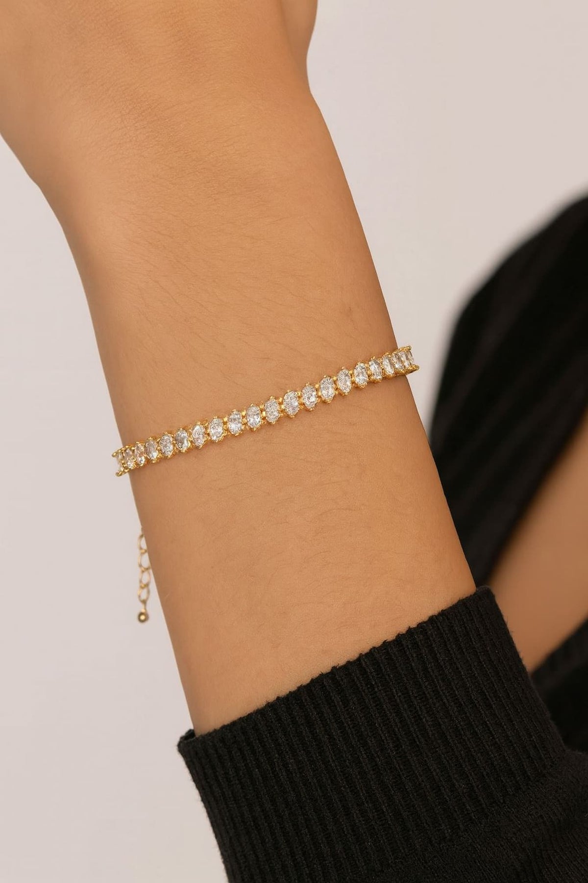 Pulseira Dourada Cravejada com Zircônia Cristal