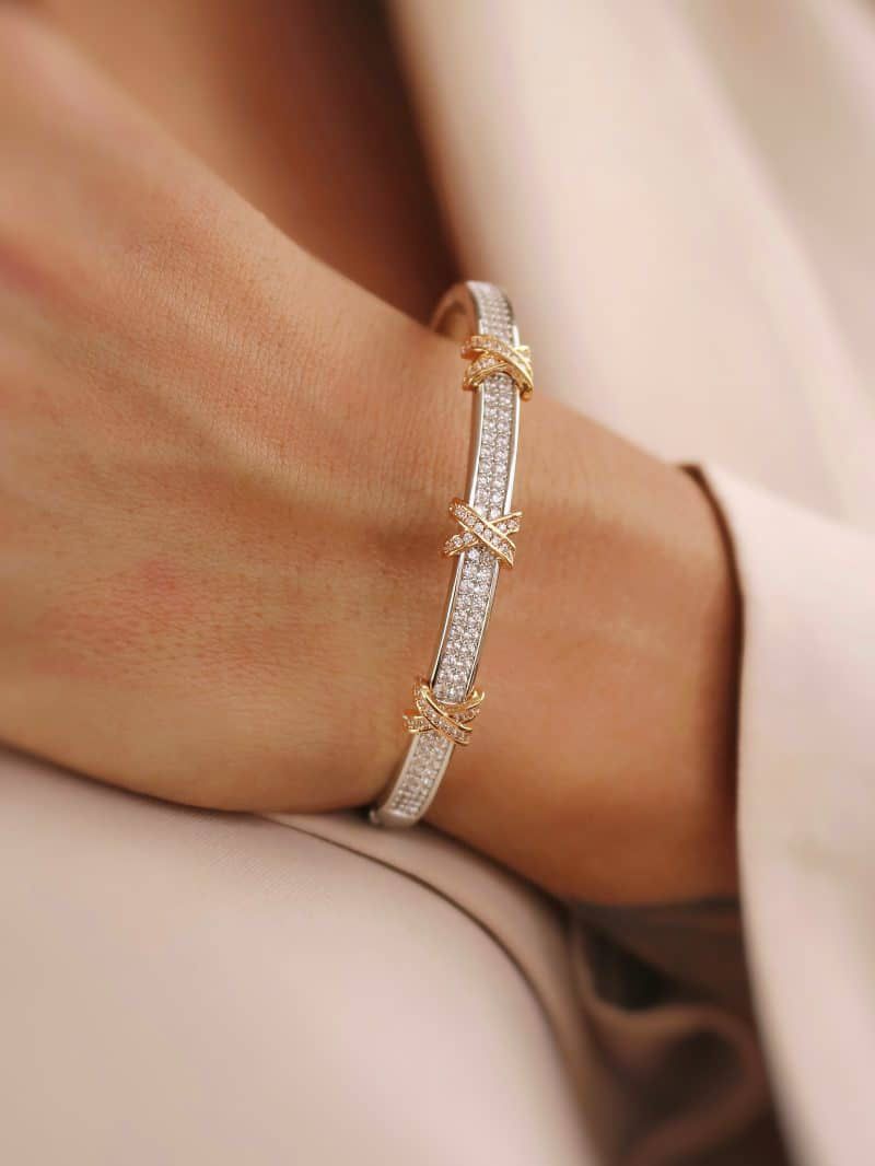 Bracelete Inspiração Cravejado Cristal com Detalhes