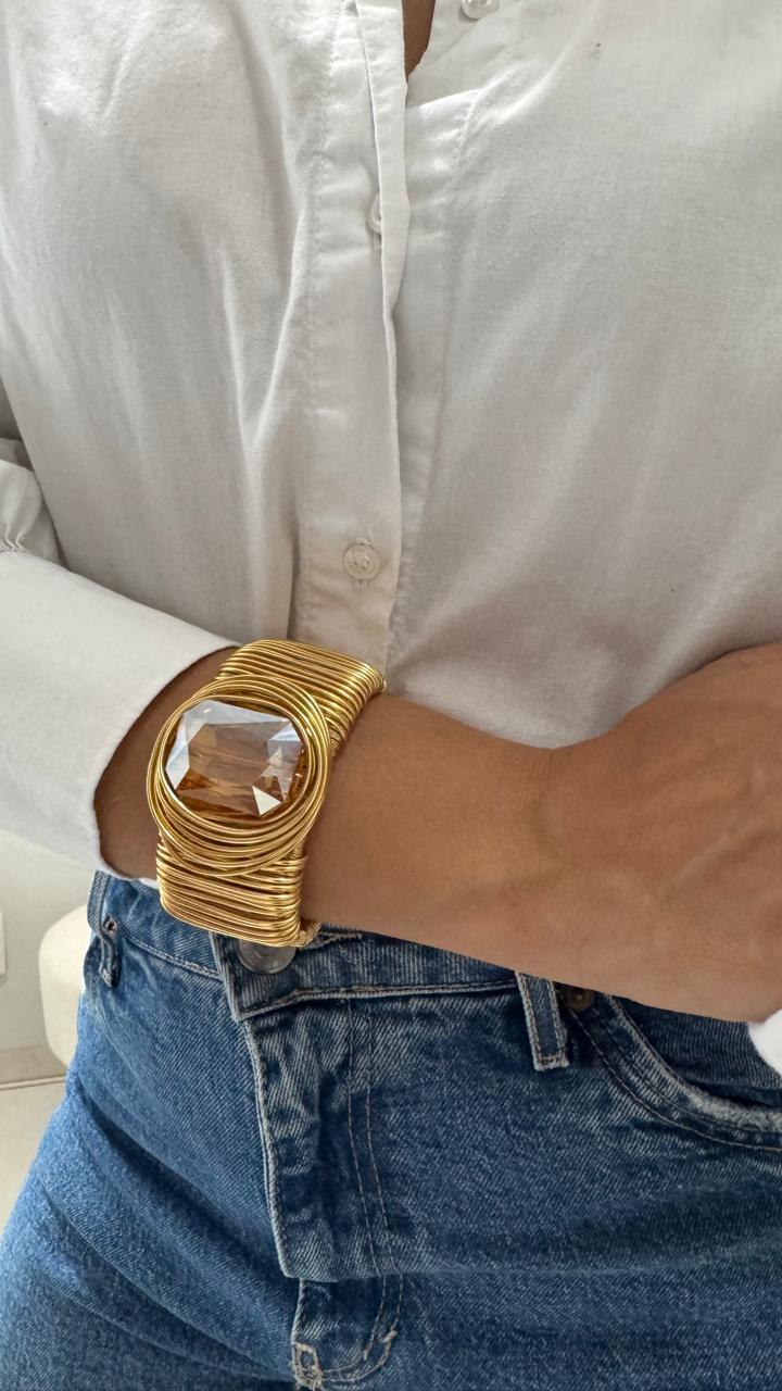 Bracelete Largo Dourado com Pedra Central